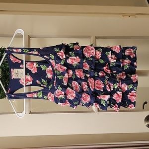 Floral Ruffle Hollister top